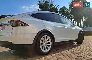 Позашляховик / Кросовер Tesla Model X 2018 в 