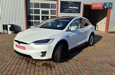 Позашляховик / Кросовер Tesla Model X 2018 в 