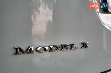 Позашляховик / Кросовер Tesla Model X 2018 в 