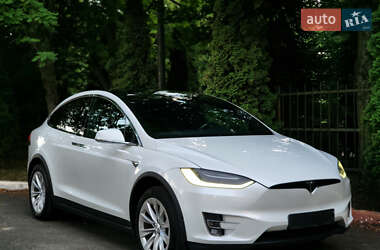 Позашляховик / Кросовер Tesla Model X 2018 в 