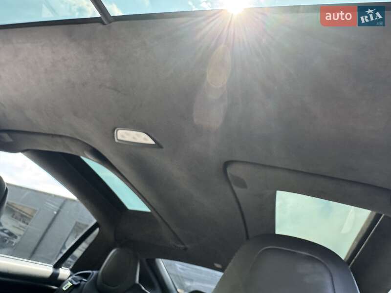 Позашляховик / Кросовер Tesla Model X 2017 в Львові