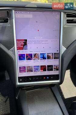 Позашляховик / Кросовер Tesla Model X 2017 в 