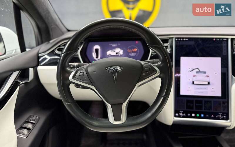 Внедорожник / Кроссовер Tesla Model X 2017 в Черновцах