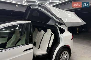 Внедорожник / Кроссовер Tesla Model X 2017 в 