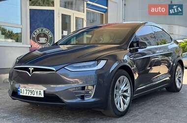 Позашляховик / Кросовер Tesla Model X 2018 в 