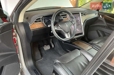 Позашляховик / Кросовер Tesla Model X 2016 в 
