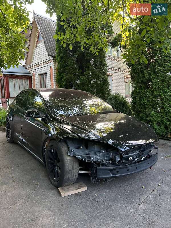 Внедорожник / Кроссовер Tesla Model X 2016 в Умани