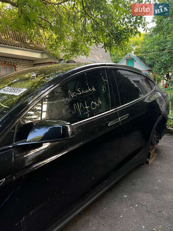 Внедорожник / Кроссовер Tesla Model X 2016 в Умани