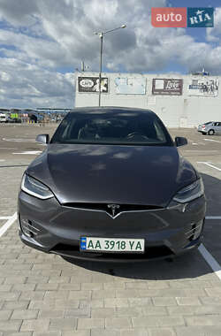 Позашляховик / Кросовер Tesla Model X 2017 в 