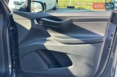 Позашляховик / Кросовер Tesla Model X 2020 в 