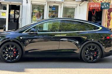 Позашляховик / Кросовер Tesla Model X 2020 в 