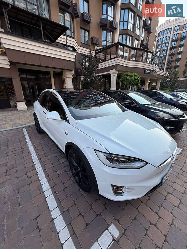 Позашляховик / Кросовер Tesla Model X 2017 в Харкові