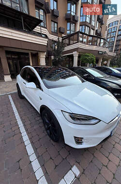 Внедорожник / Кроссовер Tesla Model X 2017 в 