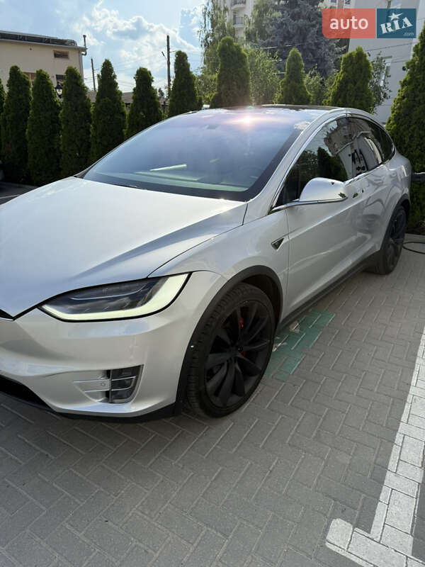 Позашляховик / Кросовер Tesla Model X 2016 в Одесі