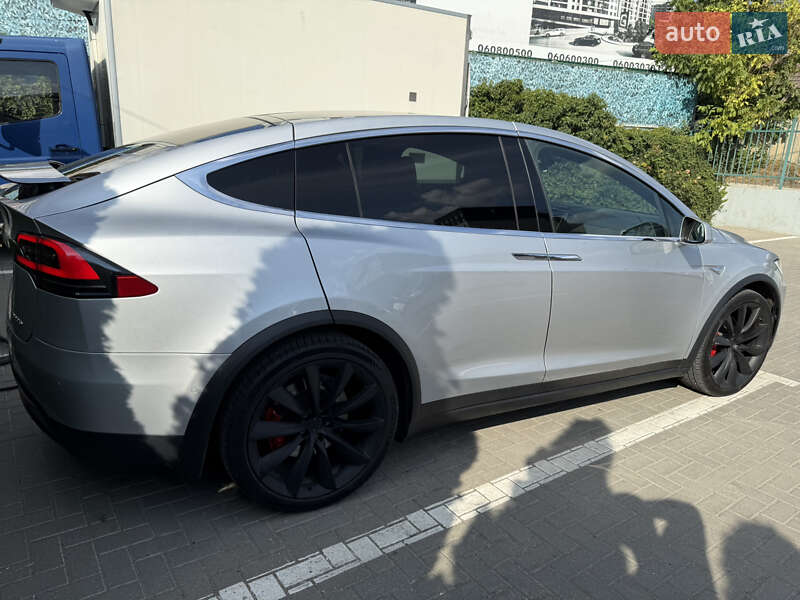 Позашляховик / Кросовер Tesla Model X 2016 в Одесі