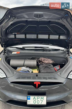 Внедорожник / Кроссовер Tesla Model X 2016 в 