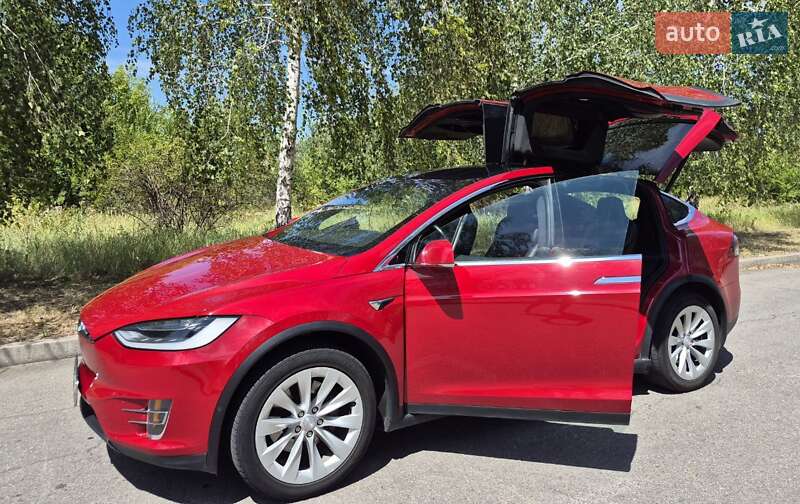 Позашляховик / Кросовер Tesla Model X 2017 в Запоріжжі