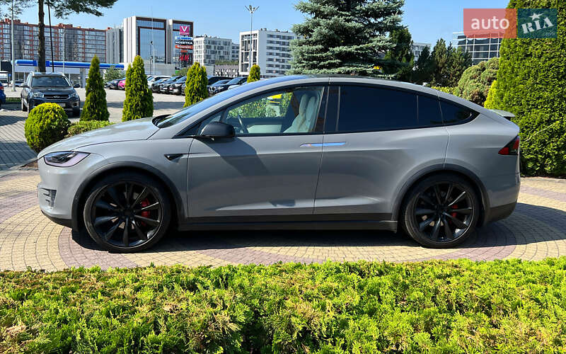 Позашляховик / Кросовер Tesla Model X 2018 в Львові