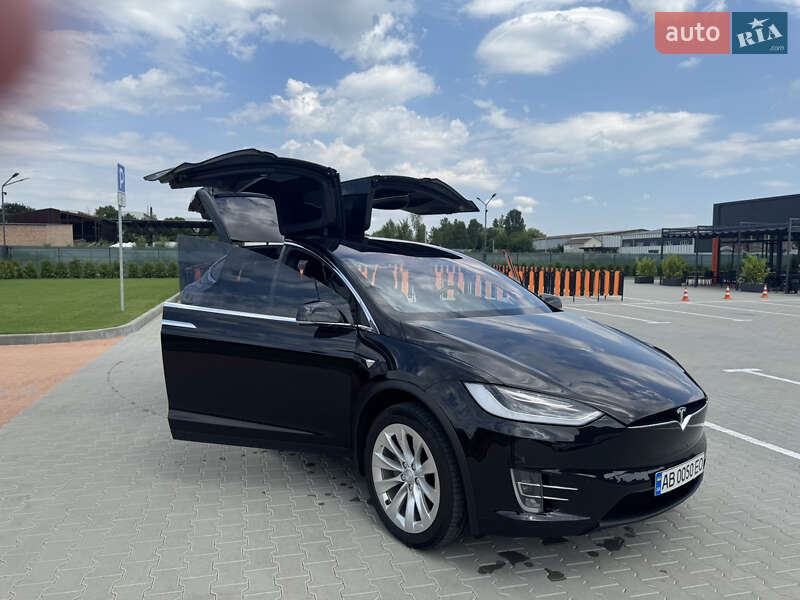 Позашляховик / Кросовер Tesla Model X 2017 в Вінниці