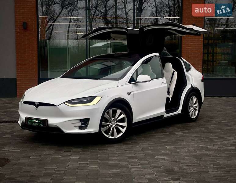 Позашляховик / Кросовер Tesla Model X 2017 в Києві