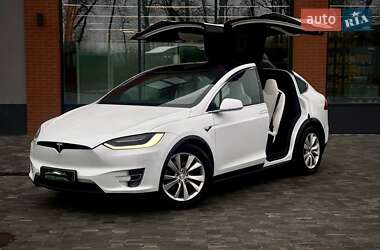 Позашляховик / Кросовер Tesla Model X 2017 в 