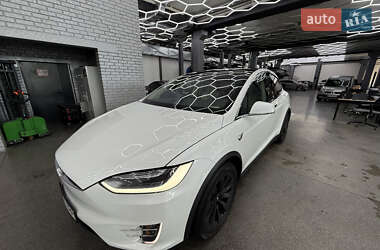 Внедорожник / Кроссовер Tesla Model X 2017 в 
