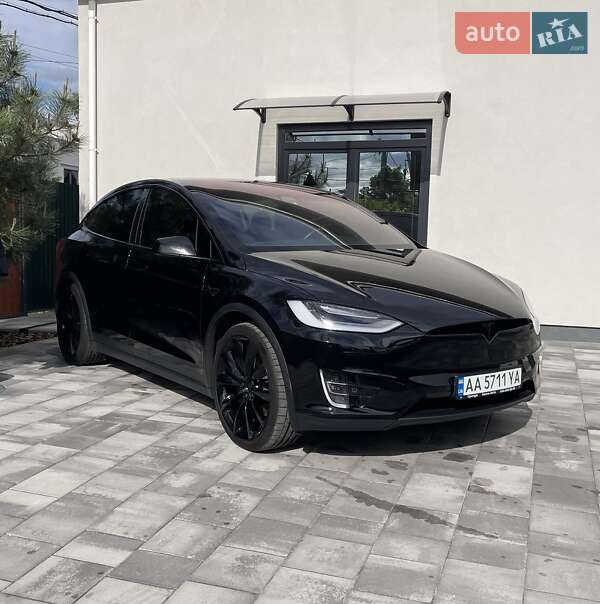 Tesla Model X 2020