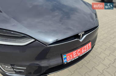 Позашляховик / Кросовер Tesla Model X 2017 в 