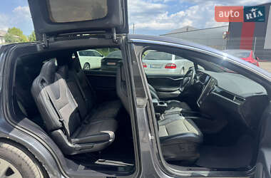 Позашляховик / Кросовер Tesla Model X 2017 в 