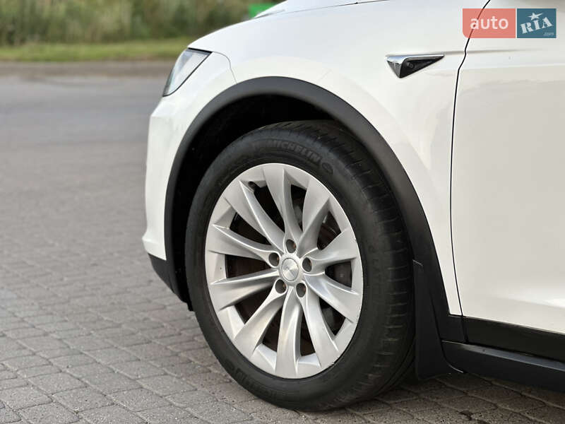 Внедорожник / Кроссовер Tesla Model X 2018 в Радивилове