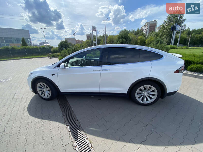 Позашляховик / Кросовер Tesla Model X 2017 в Харкові