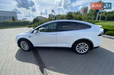 Позашляховик / Кросовер Tesla Model X 2017 в 