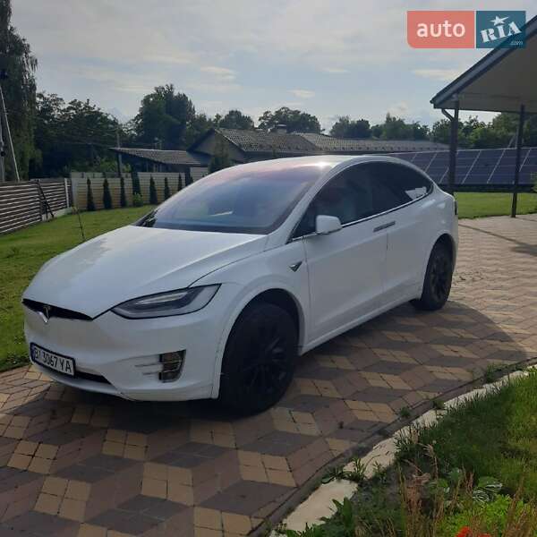 Внедорожник / Кроссовер Tesla Model X 2017 в Сумах