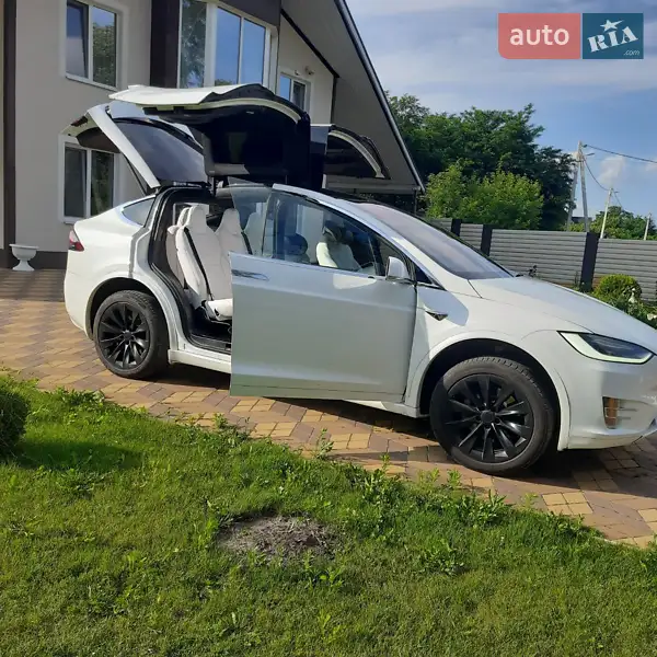 Tesla Model X 2017