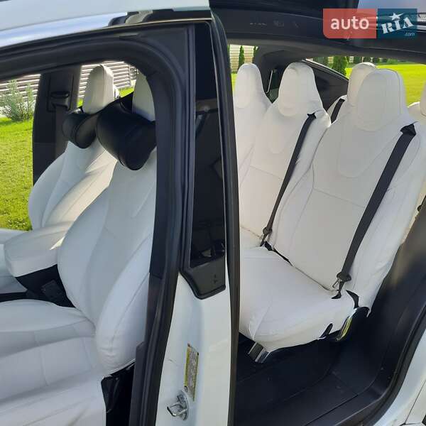 Внедорожник / Кроссовер Tesla Model X 2017 в Сумах