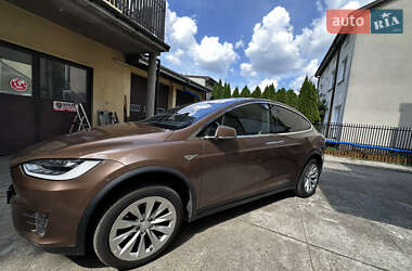 Внедорожник / Кроссовер Tesla Model X 2016 в 