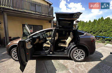 Внедорожник / Кроссовер Tesla Model X 2016 в 