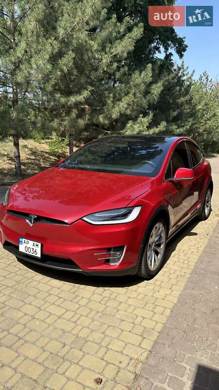 Внедорожник / Кроссовер Tesla Model X 2018 в 