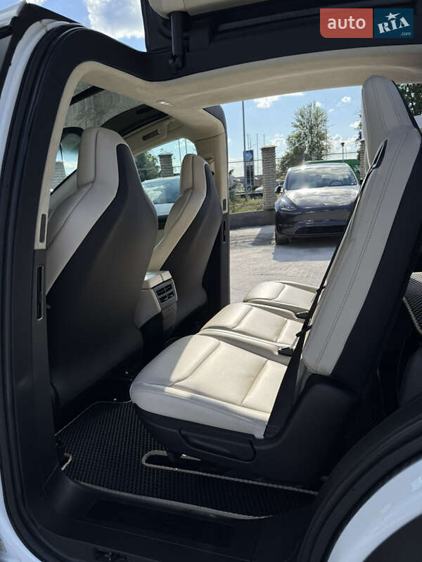 Внедорожник / Кроссовер Tesla Model X 2018 в Виннице