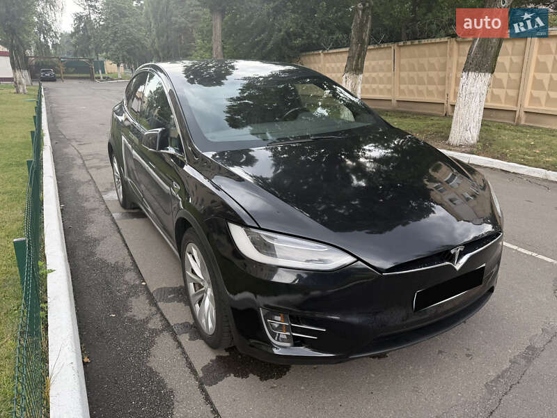 Позашляховик / Кросовер Tesla Model X 2017 в Києві
