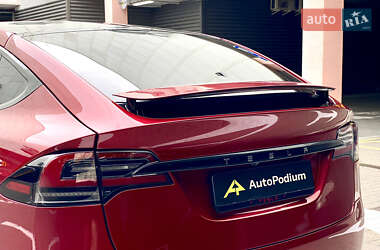 Позашляховик / Кросовер Tesla Model X 2024 в 