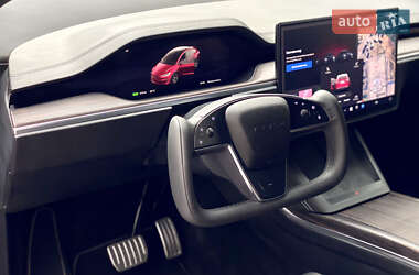 Позашляховик / Кросовер Tesla Model X 2024 в 