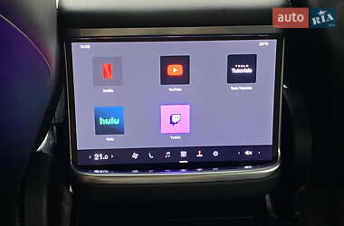 Позашляховик / Кросовер Tesla Model X 2024 в 