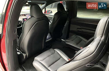 Позашляховик / Кросовер Tesla Model X 2024 в 