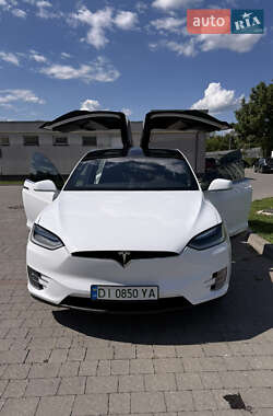 Позашляховик / Кросовер Tesla Model X 2016 в 