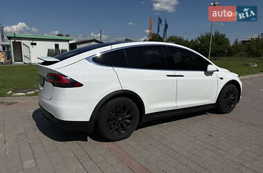 Позашляховик / Кросовер Tesla Model X 2016 в 