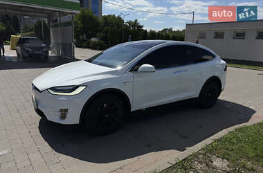 Позашляховик / Кросовер Tesla Model X 2016 в 