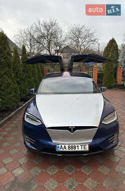 Позашляховик / Кросовер Tesla Model X 2018 в 