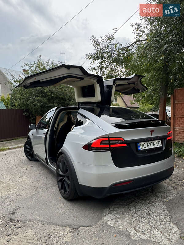 Позашляховик / Кросовер Tesla Model X 2017 в Львові