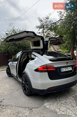 Внедорожник / Кроссовер Tesla Model X 2017 в 